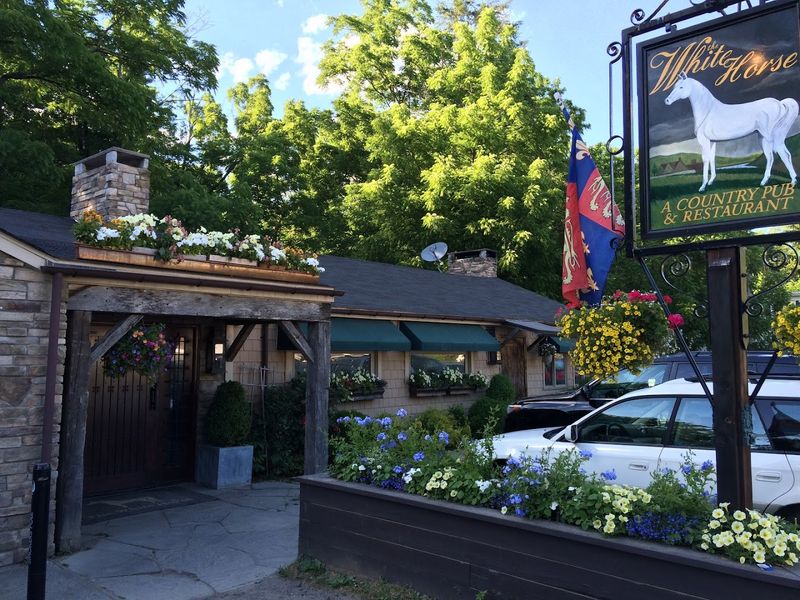 10 Connecticut Small-Town Restaurants That Are Full Of Charm - Decor Hint The White Horse Country Pub & Restaurant, New Preston