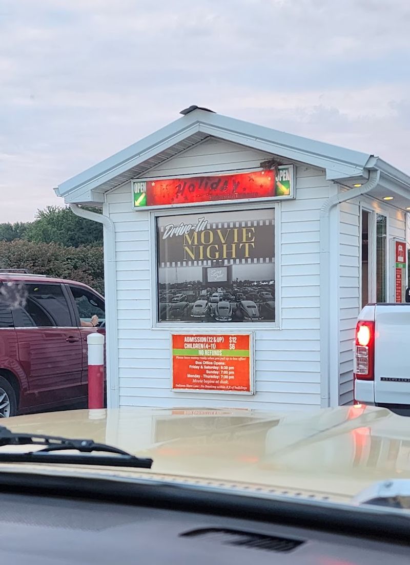 Summer Nights Come Alive At Indiana's Largest Drive In - Decor Hint Tips For First Timers