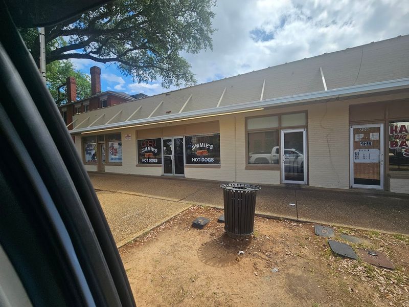 A Landmark Look That Stops People in Their Tracks