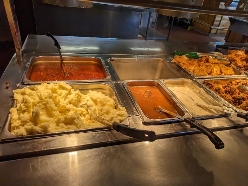 This Humble Georgia Restaurant Serves A Buffet Worth The Trip - Decor Hint A True Community Gathering Spot in Toccoa