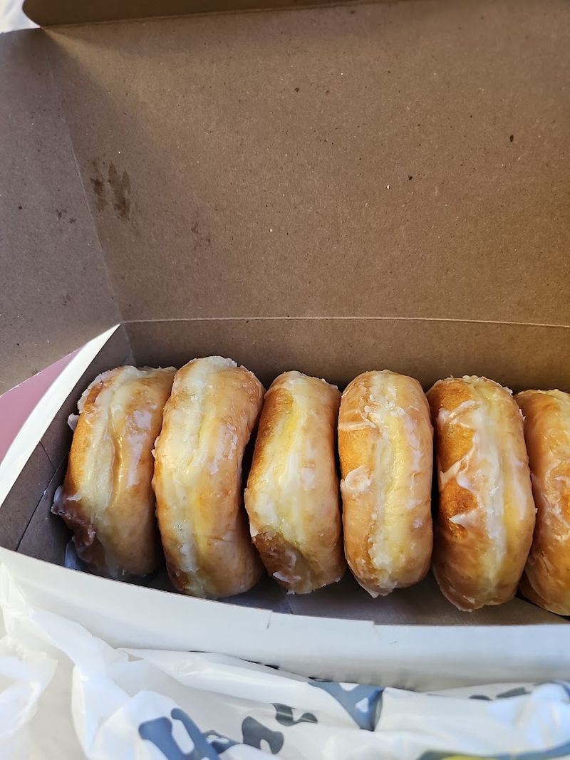 2026 Is The Year To Try These Melt-In-Your-Mouth Glazed Donuts In Georgia - Decor Hint Quick Service Even During the Busiest Morning Rush