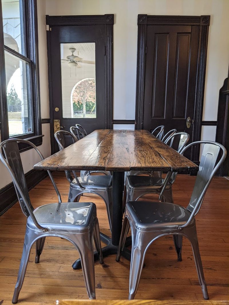 An Atmosphere That Slows You Down in the Best Way