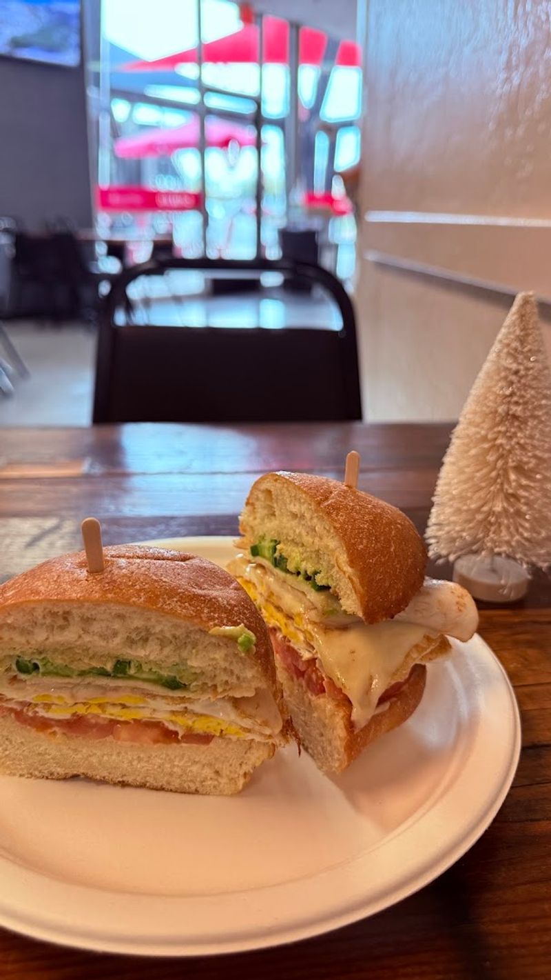 This Maryland Soul Food Spot Is One Locals Prefer To Keep To Themselves - Decor Hint Why Regulars Keep Coming Back Without Being Asked Twice