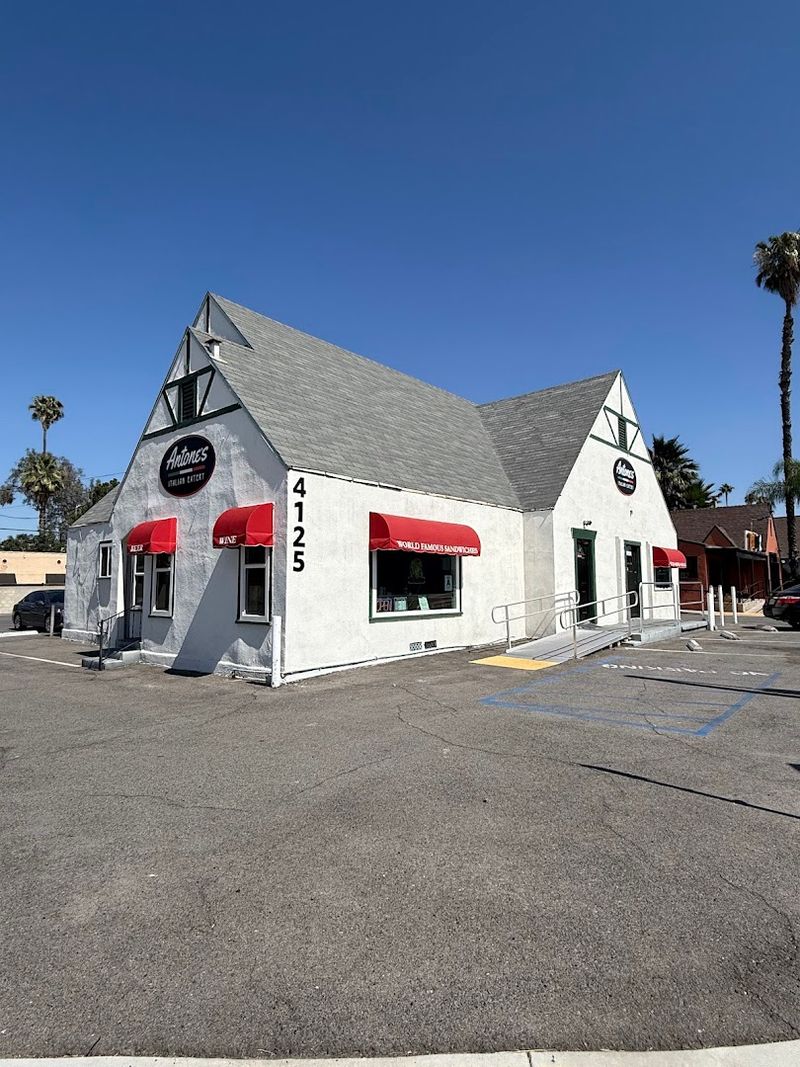 Antone's Italian Eatery — Riverside