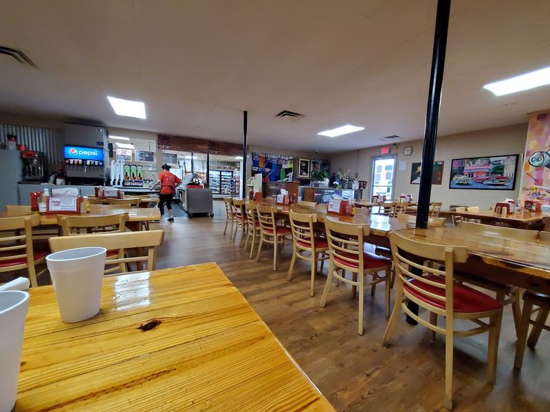 Poche's Market & Restaurant