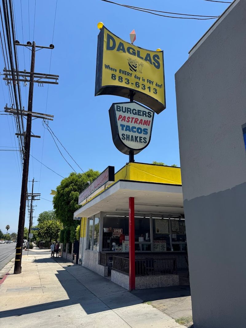 Daglas Drive-In, Winnetka
