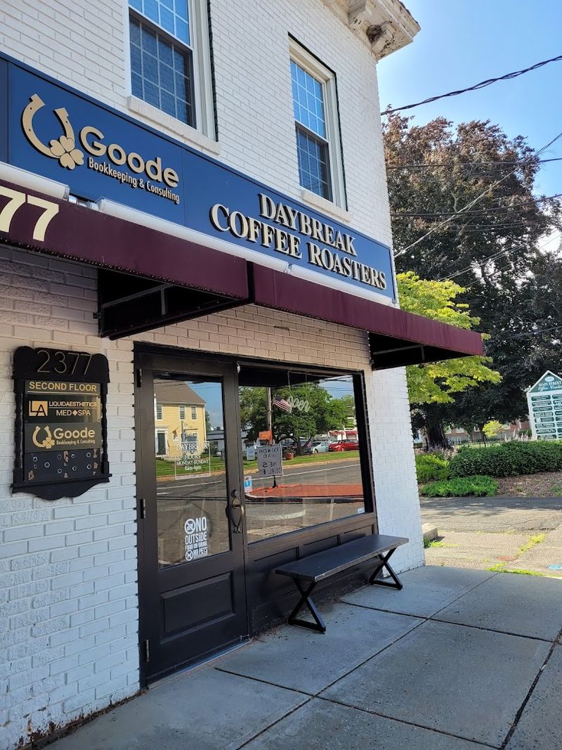 13 Connecticut Coffee Spots Worth Visiting During These Last Spring Days - Decor Hint Daybreak Coffee Roasters, Glastonbury