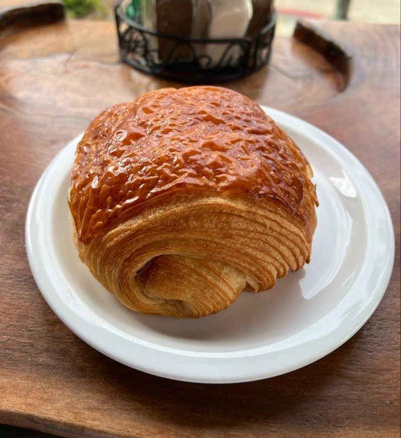 This California Bakery Is Known For Croissants That Rival Classic French Patisseries - Decor Hint The Morning Bun Stands Out On Its Own