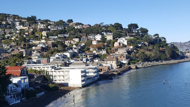 This Charming Waterfront Town In California Will Make You Feel Like You're In A Mediterranean Postcard - Decor Hint Architecture That Mixes Eras And Styles With Surprising Grace