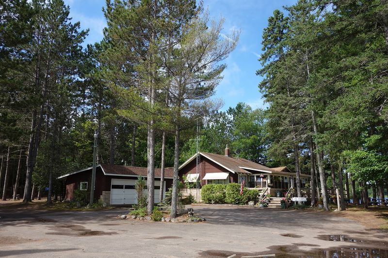 Wittig's Point Resort & Tavern 