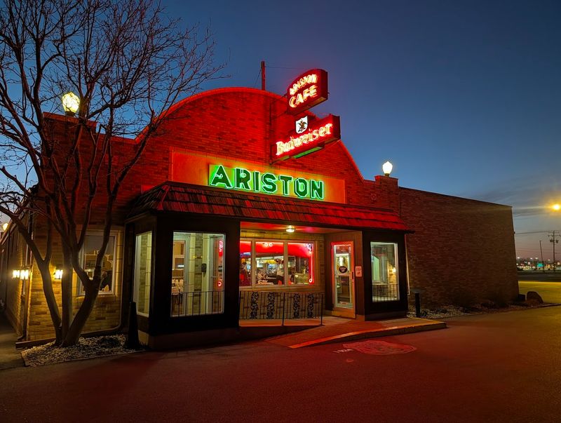 11 Illinois Diners That Have Not Changed Much Over The Years - Decor Hint Ariston Café