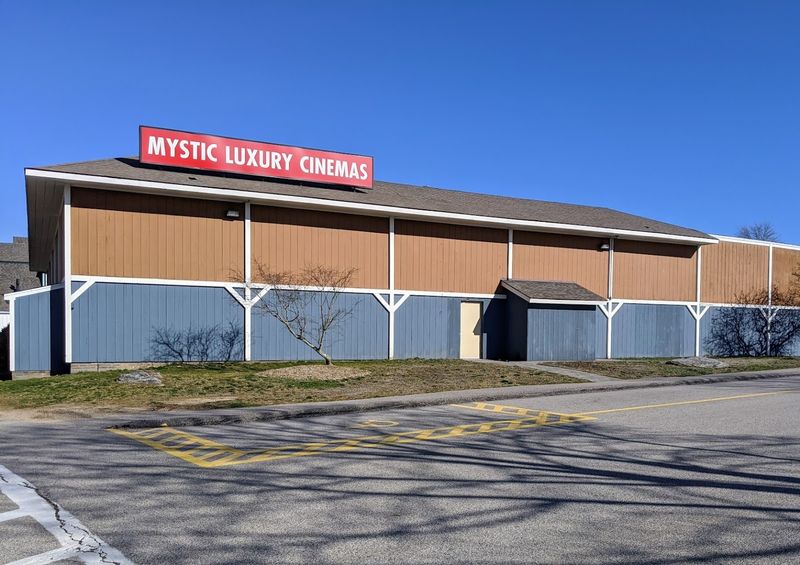 10 Unexpected Things To Do In Connecticut That Surprise Even Lifelong Residents - Decor Hint Mystic Luxury Cinemas, Mystic