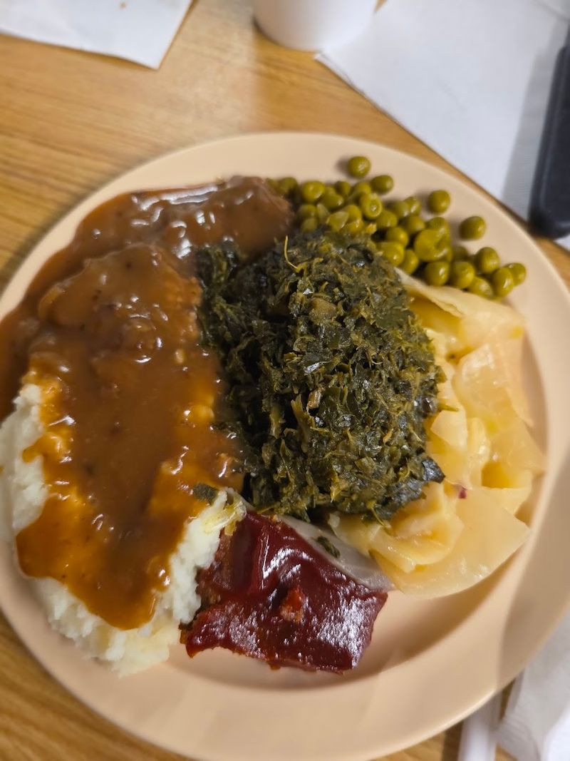 The All-You-Can-Eat North Carolina Buffet That Regulars Still Love For The Same Reasons - Decor Hint The Side Dishes Are Just As Important