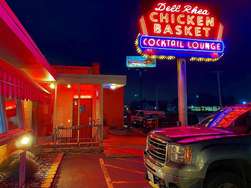 11 Illinois Diners That Have Not Changed Much Over The Years - Decor Hint Dell Rhea's Chicken Basket