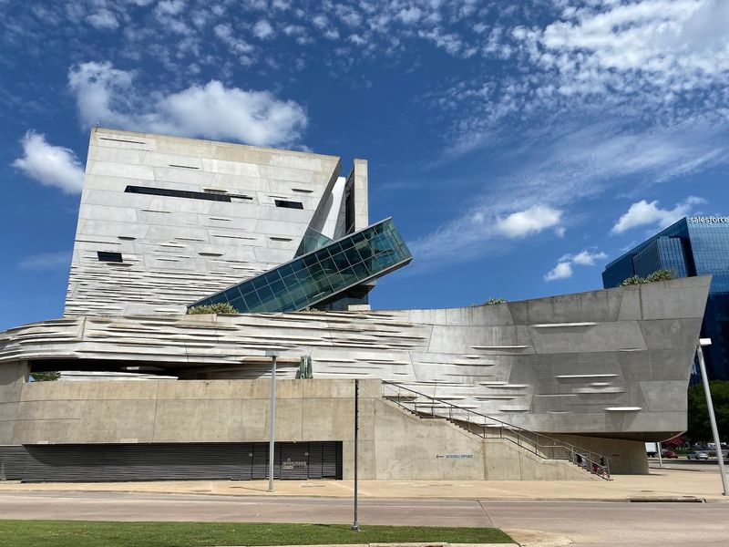 Perot Museum Of Nature And Science