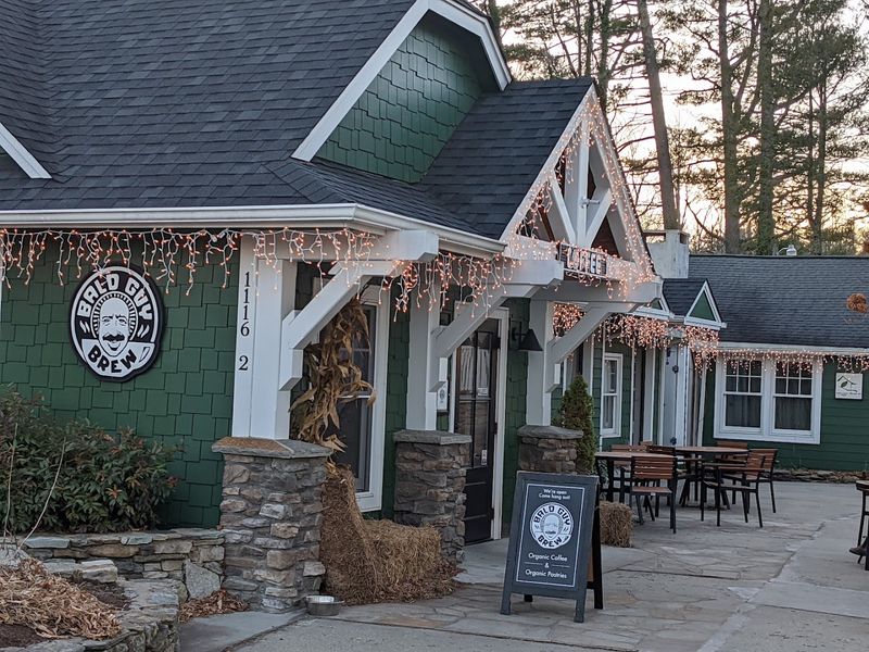 This North Carolina Mountain Village Feels Just Right For Hot Chocolate And Slow Days - Decor Hint Hot Chocolate Weather And Cozy Cafes