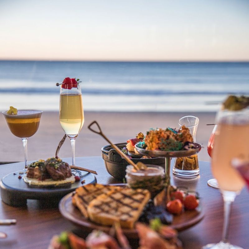 These Southern California Beachfront Restaurants Make The View Part Of The Meal In Spring - Decor Hint The Marine Room, La Jolla