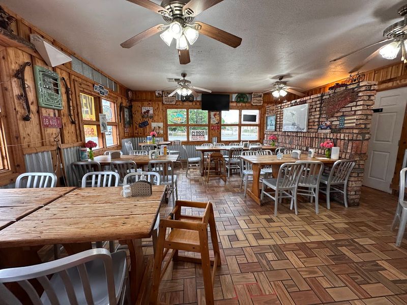  Vera's Backyard Bar-B-Que, Brownsville