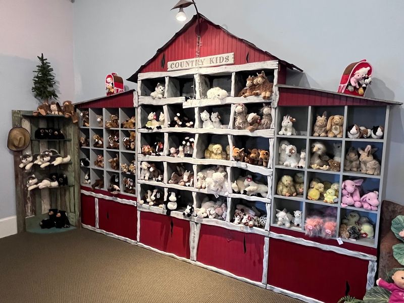 Discover Appalachian Craft Traditions Behind the Dolls