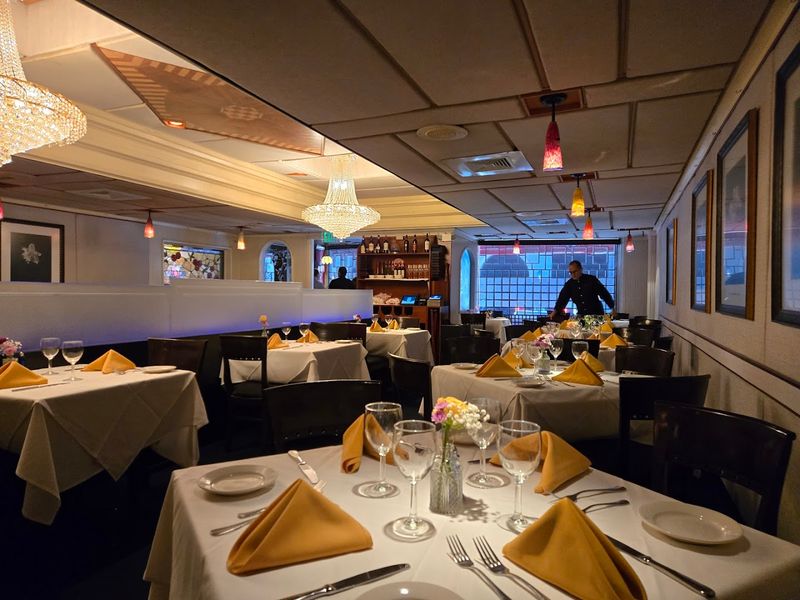 Best Italian Restaurants In Florida For A Cozy Night Out - Decor Hint Caffe Abbracci