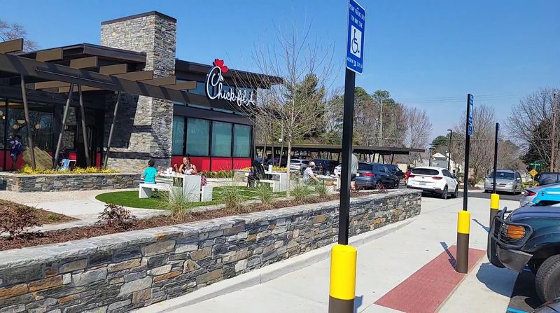 Dual Drive-Thru Lanes for Efficient Service