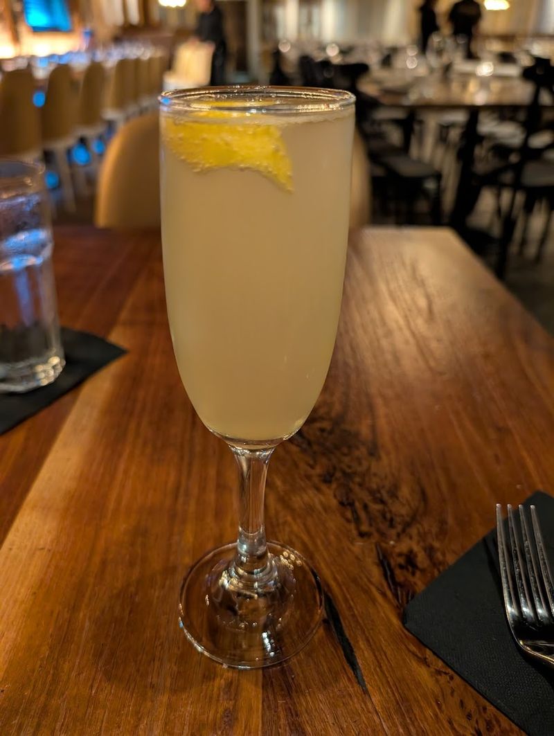 The Bar Scene That Draws Its Own Crowd