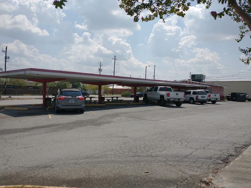 These Burgers At This Georgia Favorite Are Simple, Classic, And Hard To Beat - Decor Hint Convenient Downtown Tifton Location