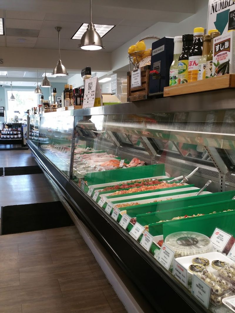 A Seafood Market First, With Everything That Implies