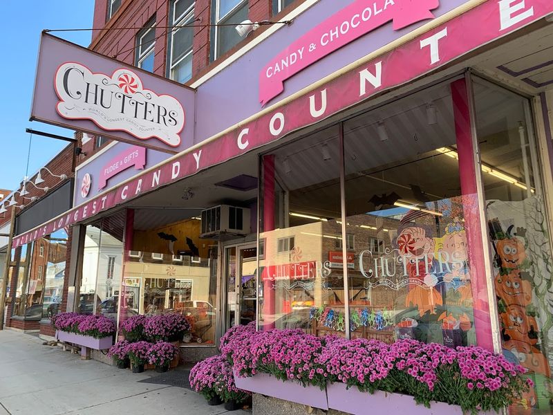 Chutters And The World's Longest Candy Counter