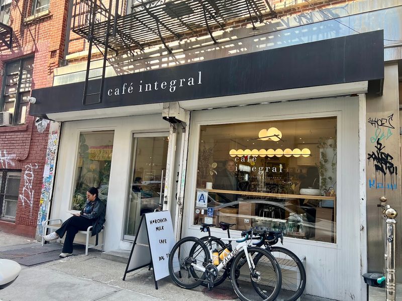 Cafe Integral