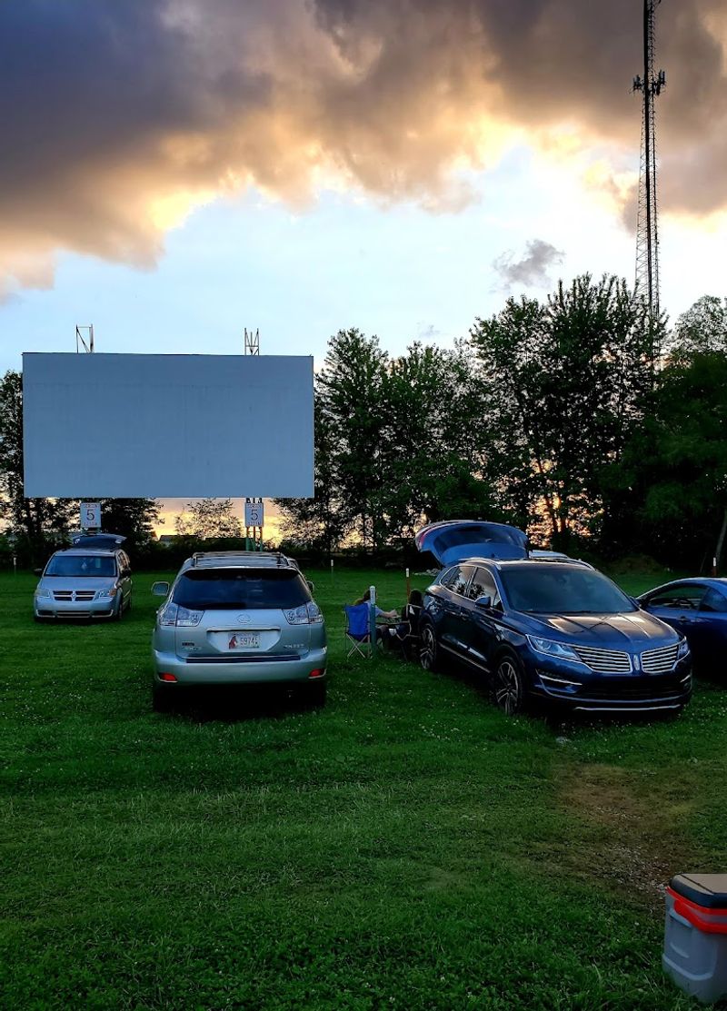 Summer Nights Come Alive At Indiana's Largest Drive In - Decor Hint What Keeps Visitors Coming