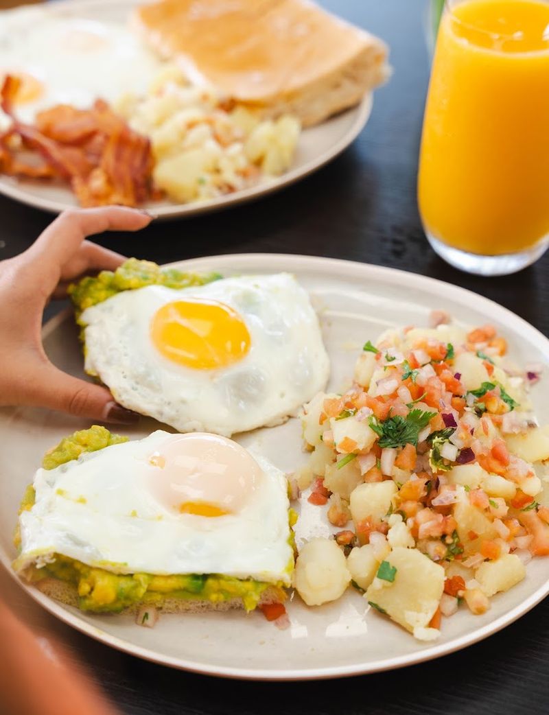 Breakfast So Good It Pulls People Out Of Bed Early