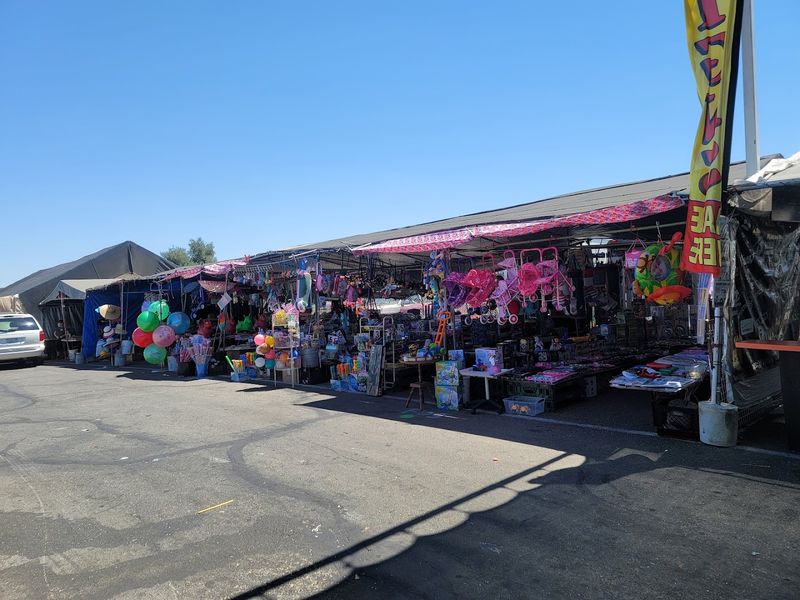 9 Treasure-Filled Flea Markets In California You Absolutely Can't Miss - Decor Hint Stockton Open Air Mall & Flea Market, Stockton