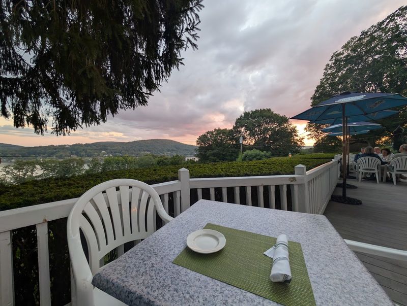 Hopkins Inn, Warren