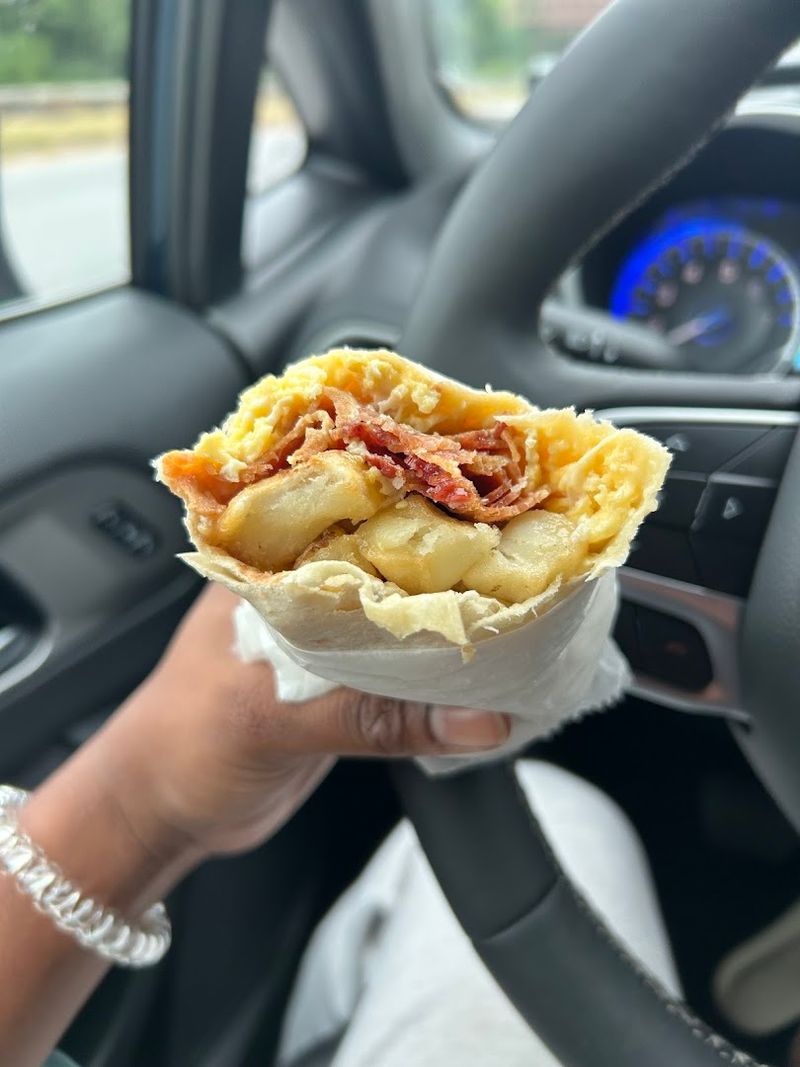 15 Oversized And Delicious Washington DC's Best Pork Sandwich Spots Loved By Locals - Decor Hint 2 Sisters Deli