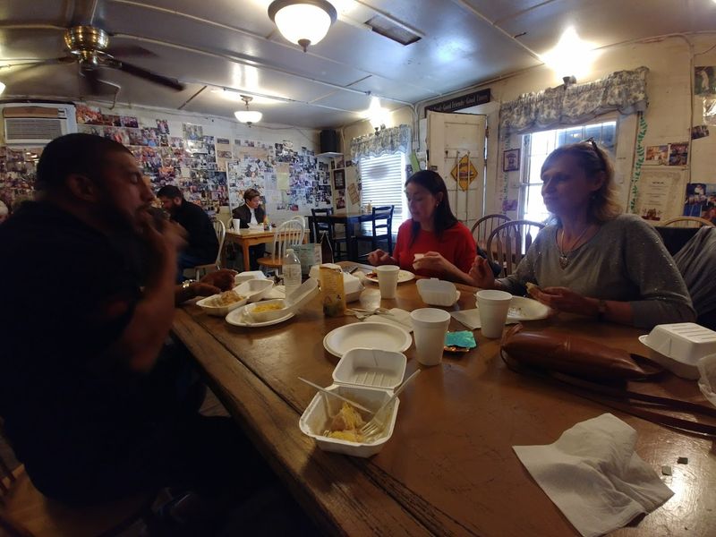 This Georgia Diner Is A Must-Visit For Anyone Who Loves A Great Breakfast - Decor Hint Warm, Welcoming Service That Feels Personal