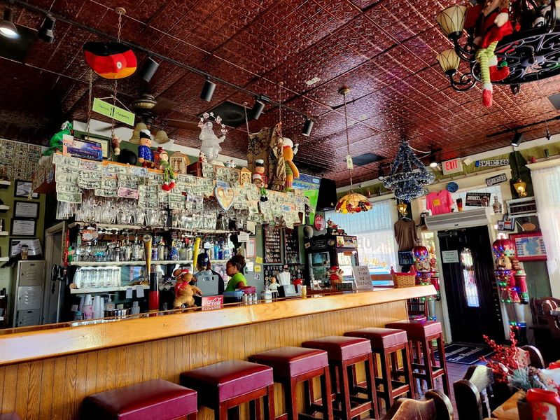 An Atmosphere That Transports You Straight to Europe