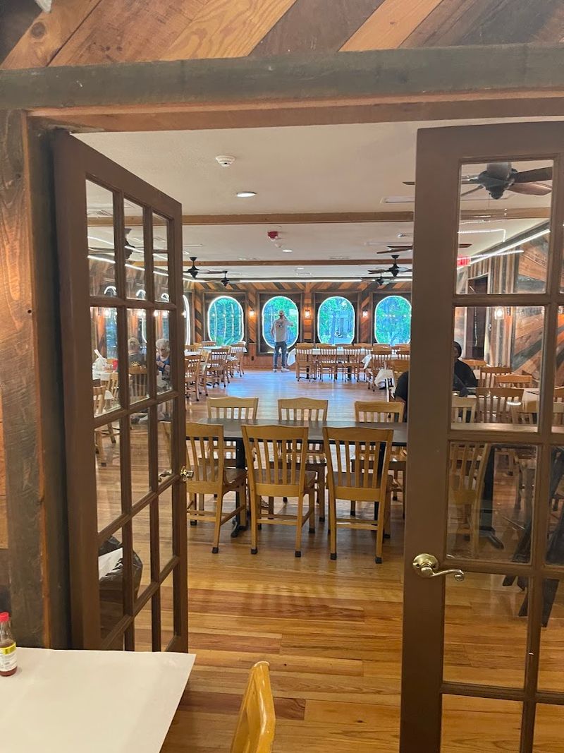 Love's Seafood & Steaks – Savannah