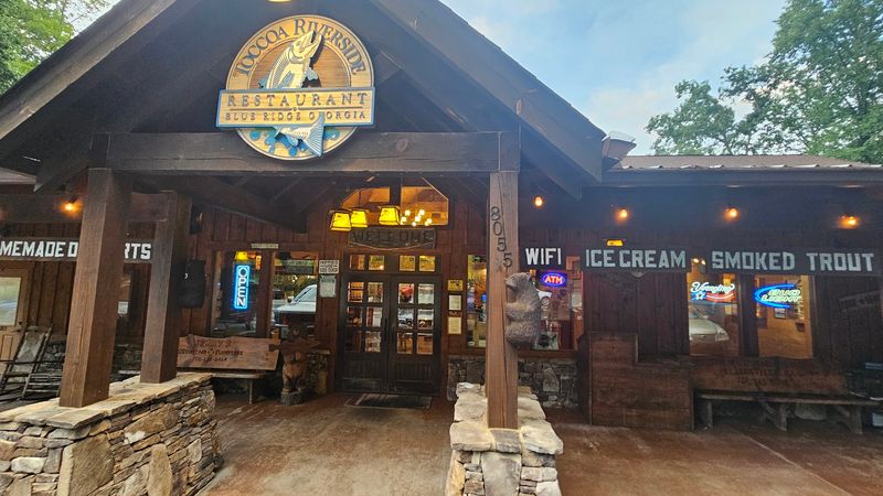 Riverside Scenery That Changes The Whole Meal