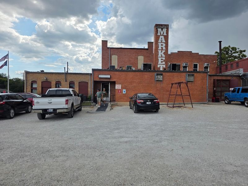 13 Texas BBQ Spots Where Locals Keep Showing Up - Decor Hint Smitty's Market