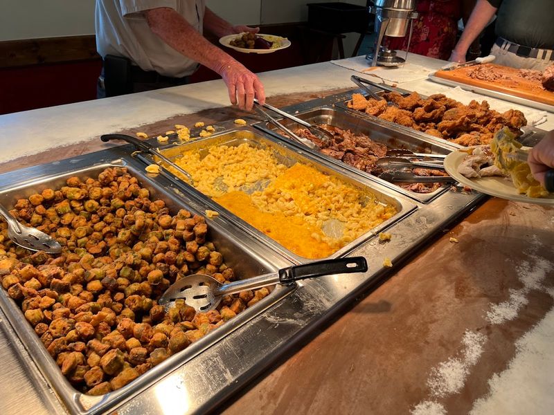 A Welcoming Fit For Mixed-age Tables