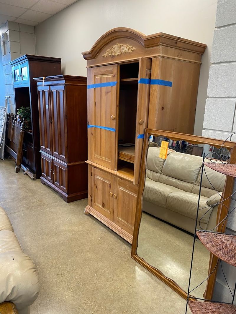 Rolling Hills Ministries Thrift Store