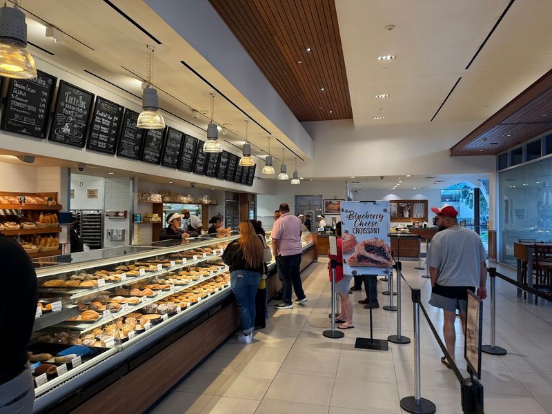 Porto's Bakery and Cafe, Southern California, Cheese Rolls and Guava Pastries
