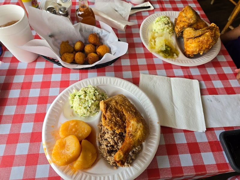 12 North Carolina BBQ Plates That Turn First-Time Visitors Into Regulars - Decor Hint Stephenson's Bar-B-Q