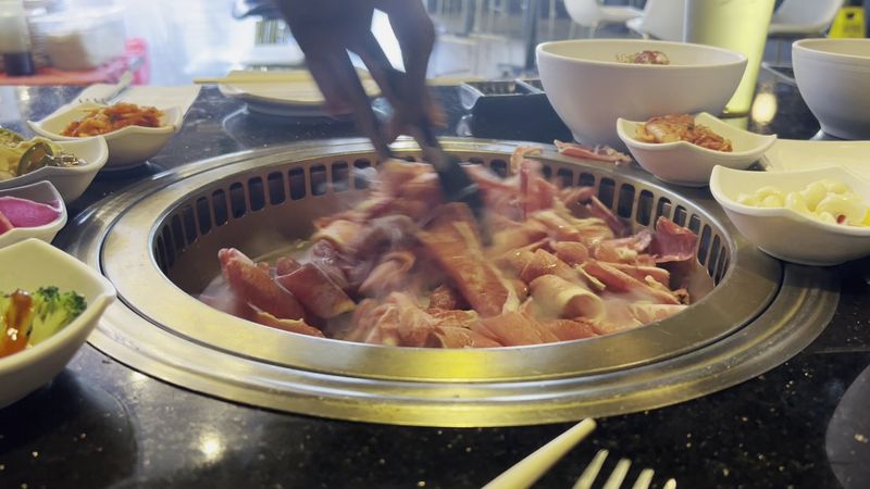 The Interactive Tabletop Grilling Keeps Dinner Genuinely Engaging