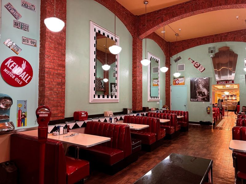 Lori's Diner, San Francisco