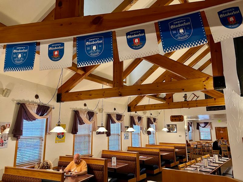 Waldhorn Restaurant, Pineville