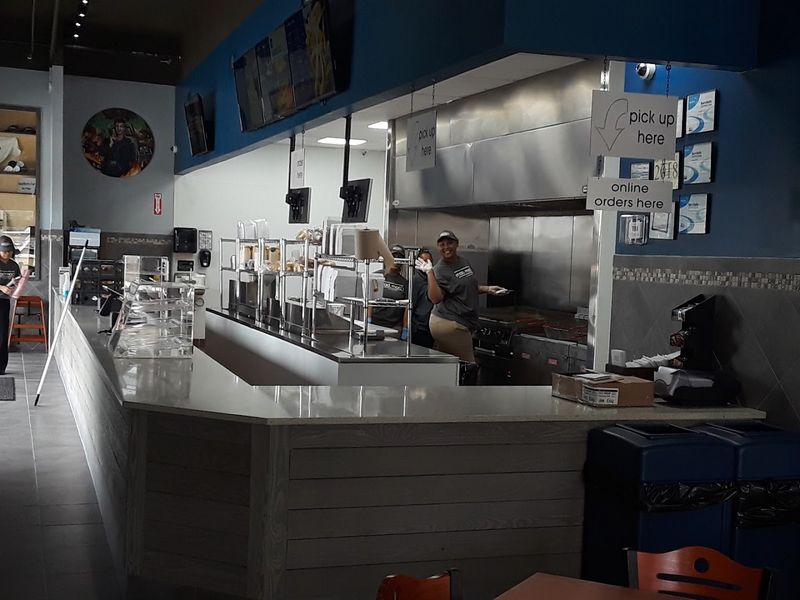 Mad Mac's Gourmet Sandwich Shop, Forest Park