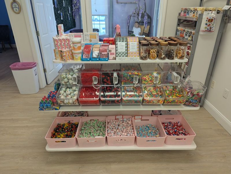 Waffle Pop Sweet Shop, Pawcatuck