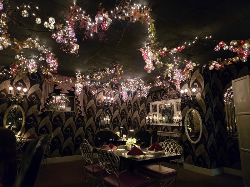 The Glitz Restaurant, Versailles